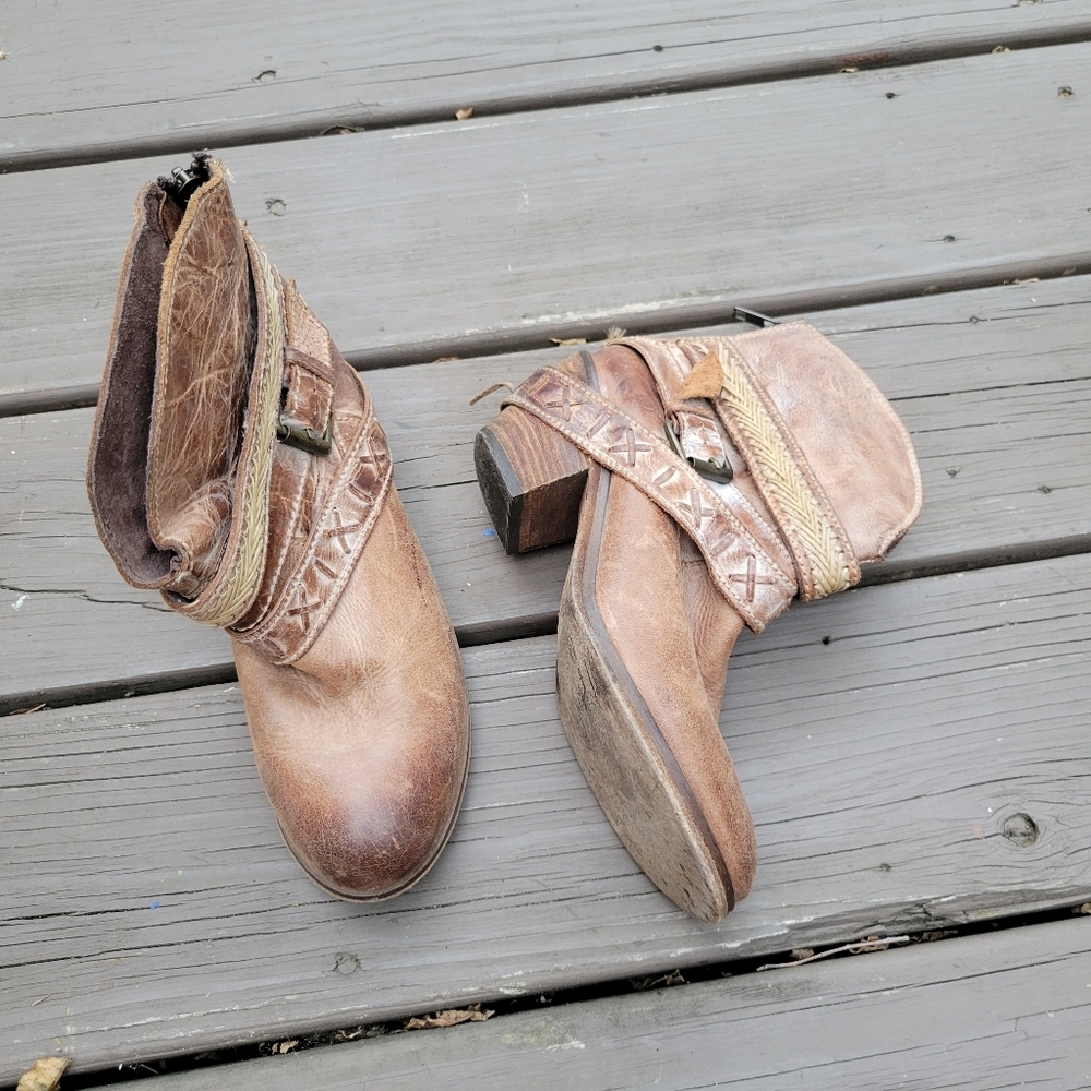 Corral‎ Distressed Brown Leather Buckle Strap Boho Western Cowgirl Boots Booties